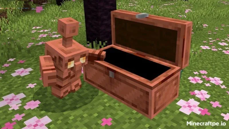 Copper Chest used for item storage in Minecraft 1.21.114